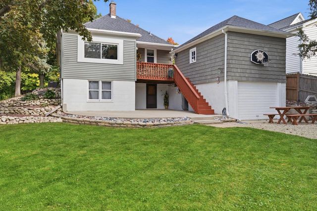 1059 Walnut STREET, West Bend, WI 53095