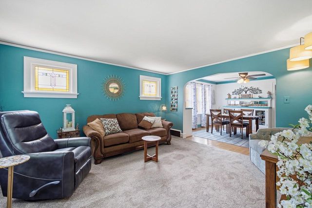 1059 Walnut STREET, West Bend, WI 53095