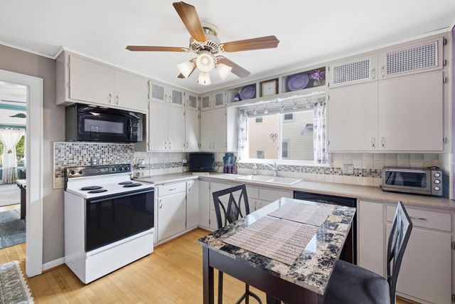 1059 Walnut STREET, West Bend, WI 53095
