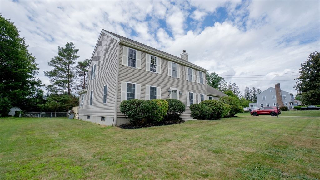 14 Wesley Dr, Leicester, MA 01524