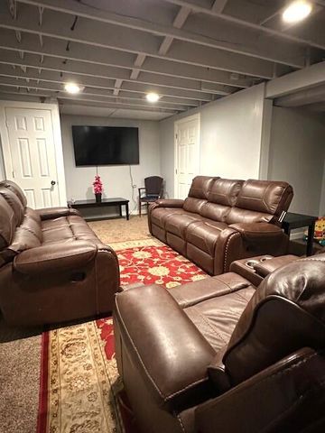 2010 Commonwealth Avenue, Kalamazoo, MI 49006