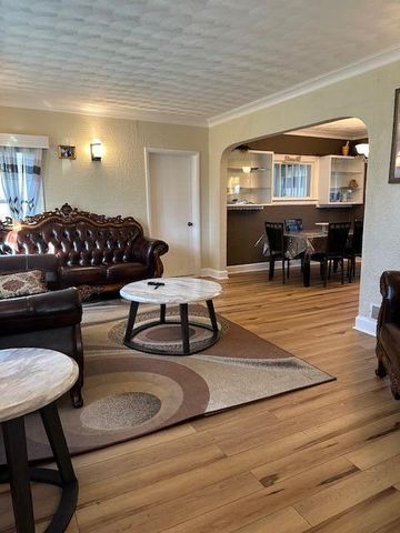 2010 Commonwealth Avenue, Kalamazoo, MI 49006