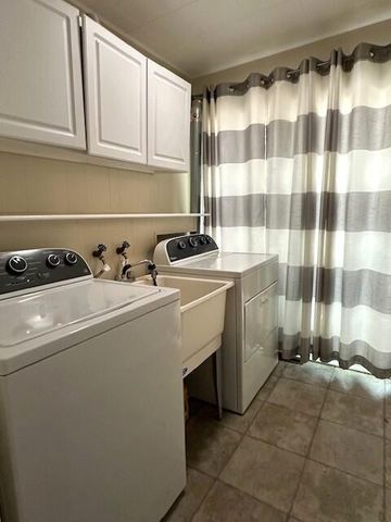 2010 Commonwealth Avenue, Kalamazoo, MI 49006