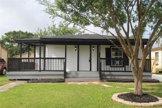1115 W 4th Street, Freeport, TX 77541