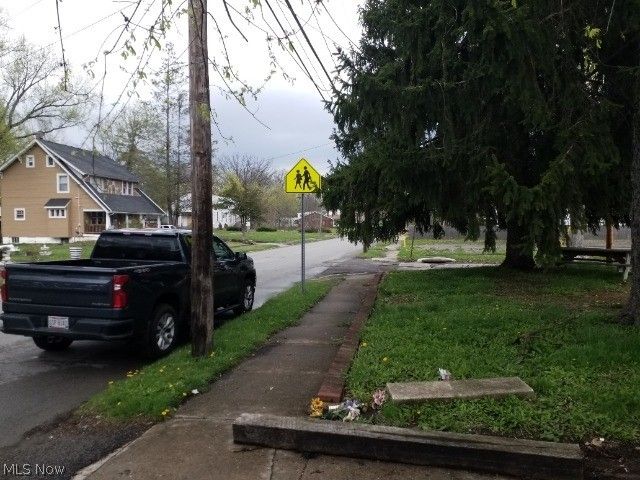 3307 Hillman Street, Youngstown, OH 44507