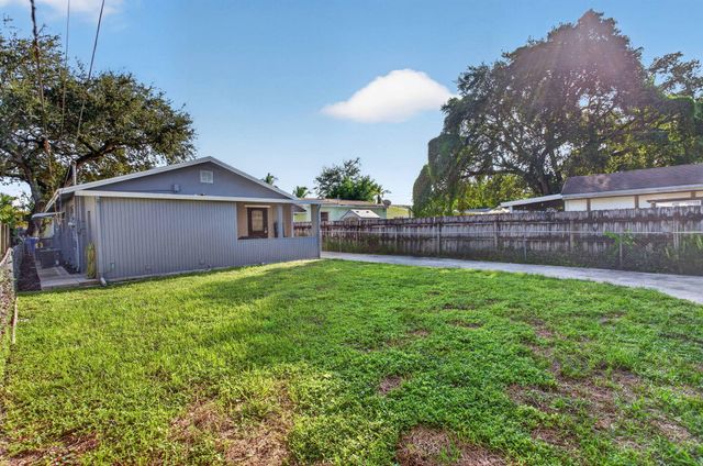 5715 GARFIELD Street, Hollywood, FL 33021