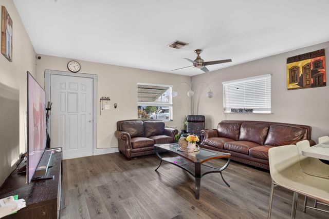 5715 GARFIELD Street, Hollywood, FL 33021