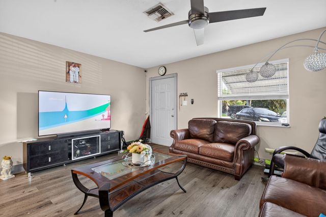 5715 GARFIELD Street, Hollywood, FL 33021