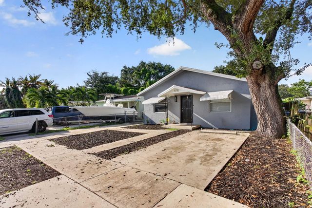 5715 GARFIELD Street, Hollywood, FL 33021