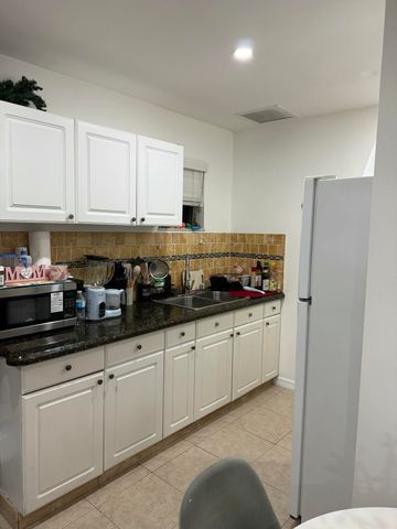 5715 GARFIELD Street, Hollywood, FL 33021