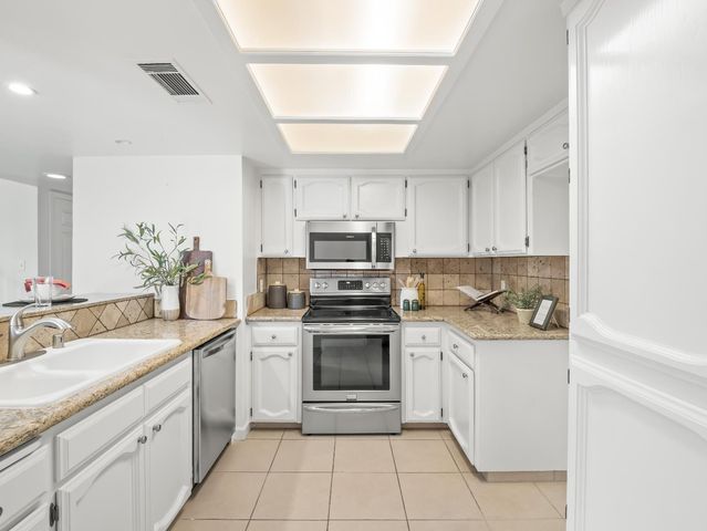 7029 N Teilman Avenue, Fresno, CA 93711