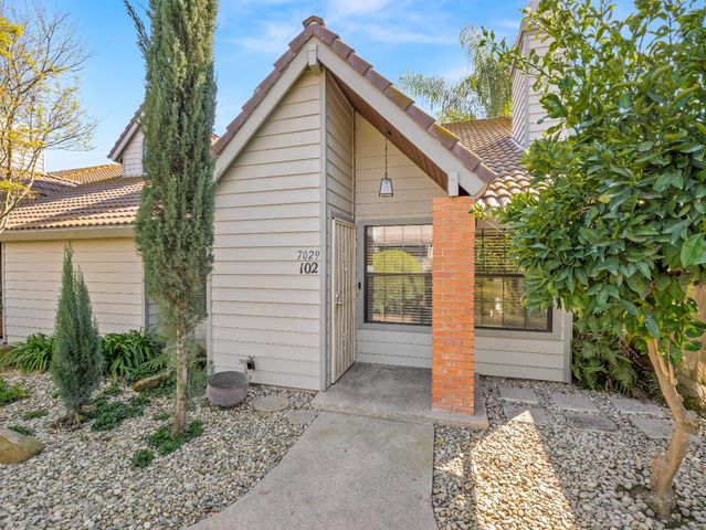 7029 N Teilman Avenue, Fresno, CA 93711