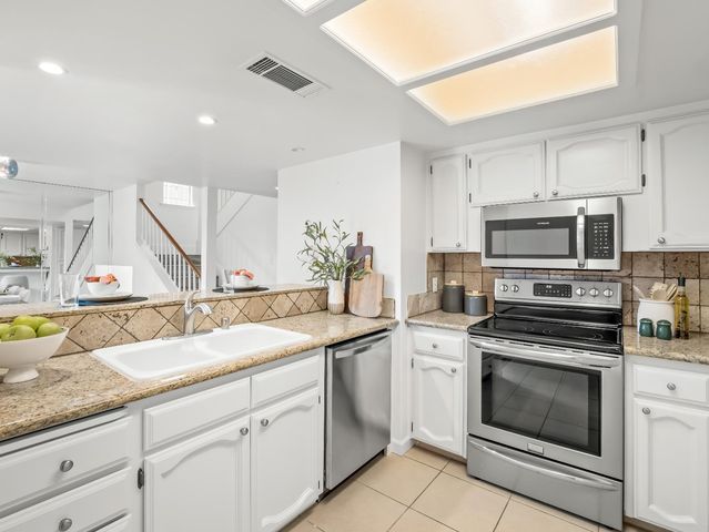 7029 N Teilman Avenue, Fresno, CA 93711