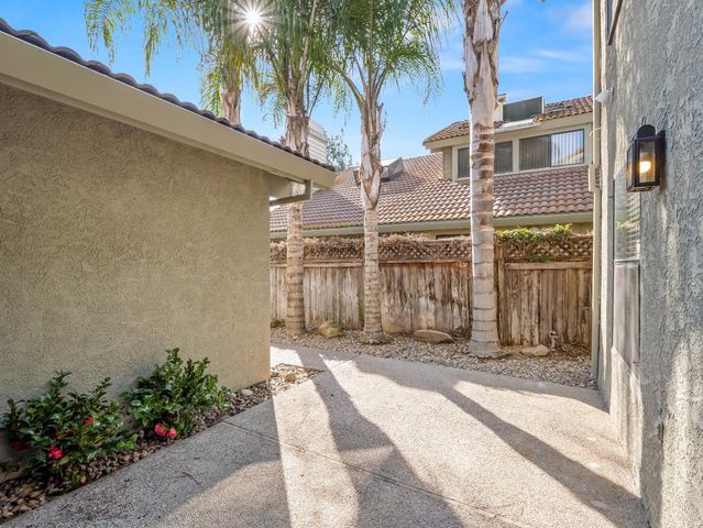 7029 N Teilman Avenue, Fresno, CA 93711