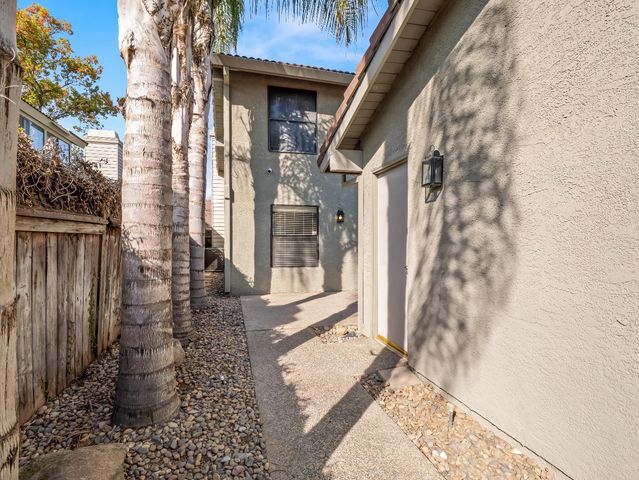 7029 N Teilman Avenue, Fresno, CA 93711