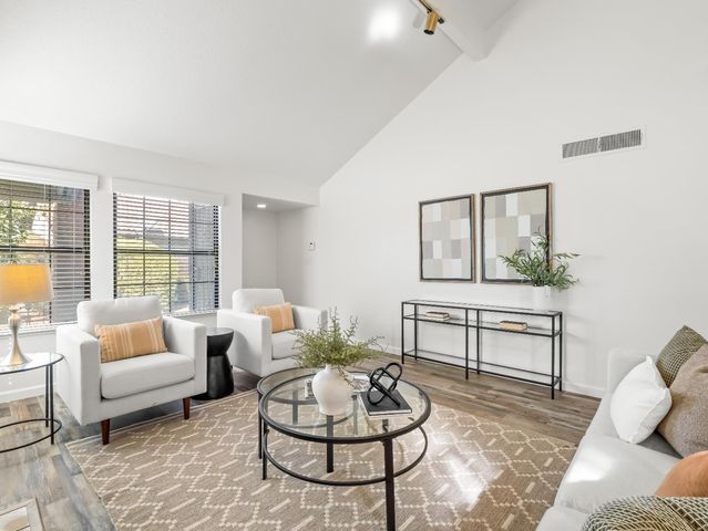 7029 N Teilman Avenue, Fresno, CA 93711