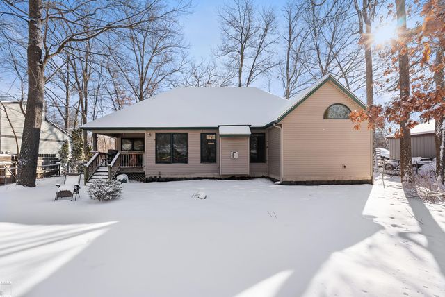 6485 Woodland Road, Whitmore Lake, MI 48189