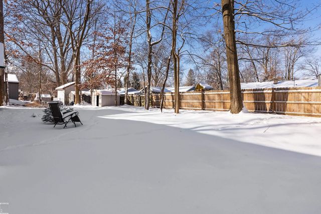 6485 Woodland Road, Whitmore Lake, MI 48189