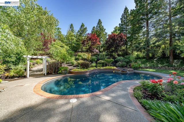 859 Gray Fox Cir, Pleasanton, CA 94566