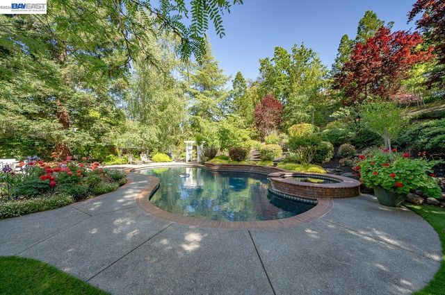 859 Gray Fox Cir, Pleasanton, CA 94566