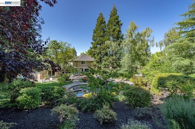 859 Gray Fox Cir, Pleasanton, CA 94566