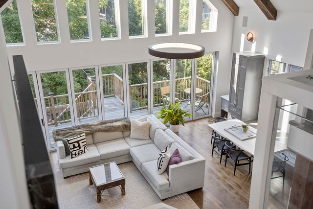 719 E 2nd St PH3, Boston, MA 02127