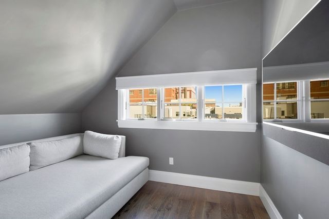 719 E 2nd St PH3, Boston, MA 02127