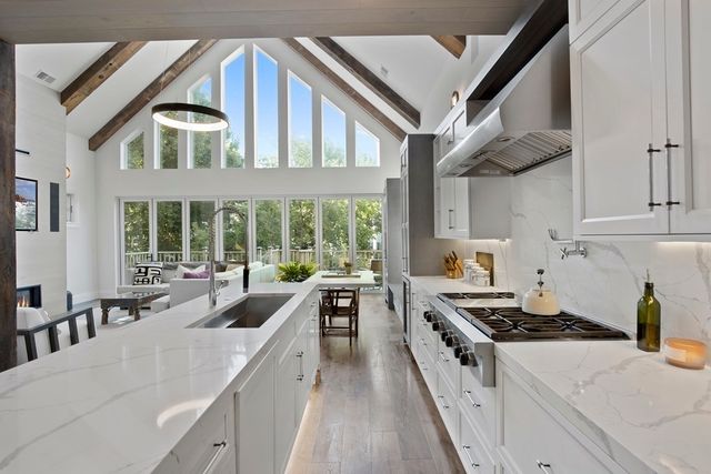 719 E 2nd St PH3, Boston, MA 02127