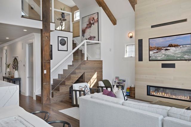 719 E 2nd St PH3, Boston, MA 02127