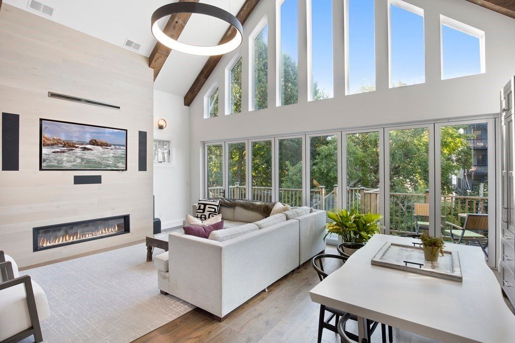 719 E 2nd St PH3, Boston, MA 02127