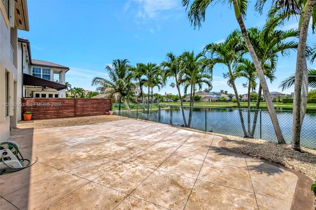 14443 SW 12th Ln, Miami, FL 33184