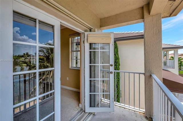 14443 SW 12th Ln, Miami, FL 33184