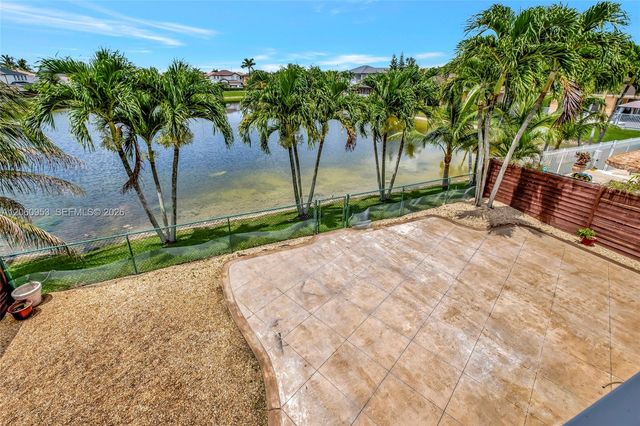 14443 SW 12th Ln, Miami, FL 33184