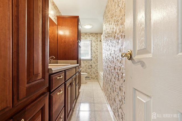 6 new dover Road, East Brunswick, NJ 08816
