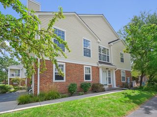 883 Ann Arbor Lane, Vernon Hills, IL 60061