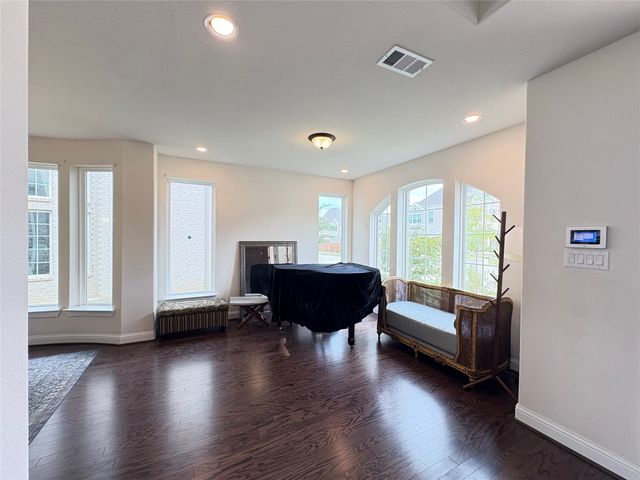 323 Butternut Way, Irving, TX 75063