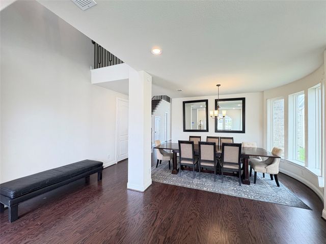 323 Butternut Way, Irving, TX 75063