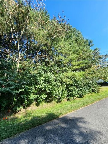 13 Truitt RD, Chesapeake, VA 23321