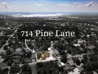 714 Pine LN, Horseshoe Bay, TX 78657