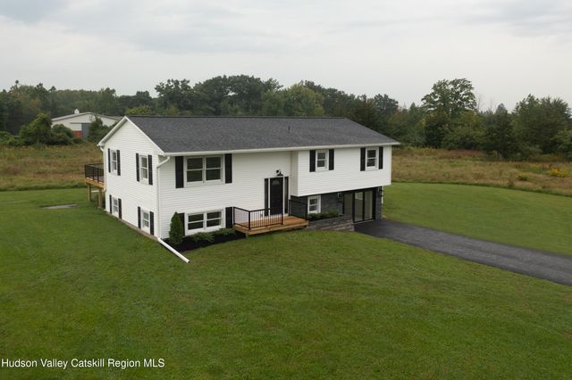 45 Twisted Tree Lane, New Baltimore, NY 12124