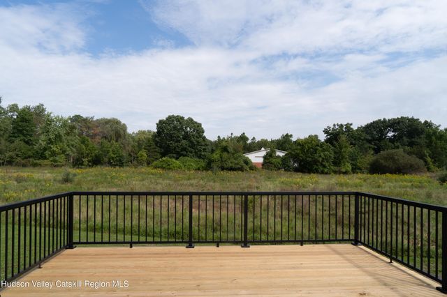 45 Twisted Tree Lane, New Baltimore, NY 12124