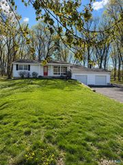 24 Webb Circle, Monroe, CT 06468