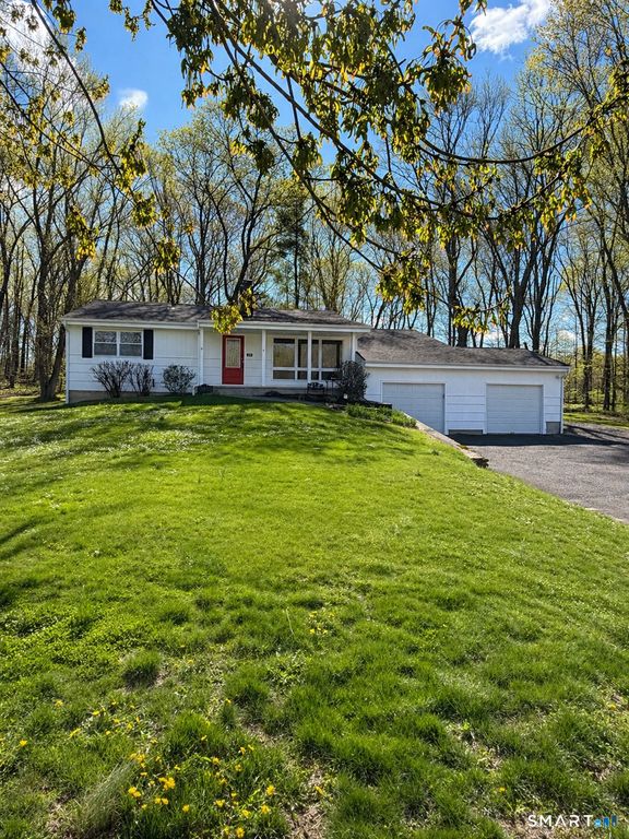 24 Webb Circle, Monroe, CT 06468
