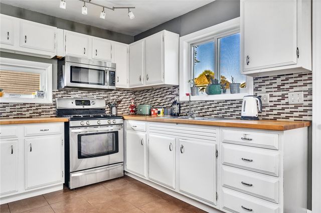 434 Grand Avenue, Pawtucket, RI 02861