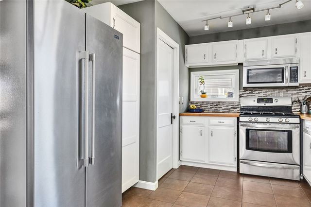 434 Grand Avenue, Pawtucket, RI 02861