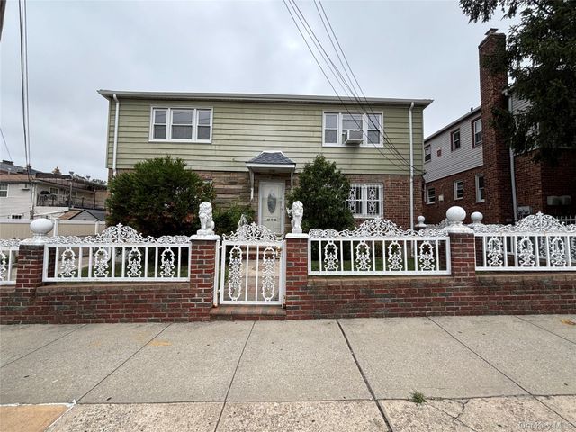 21811 107 Avenue 2, Queens Village, NY 11429