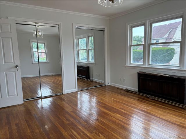 21811 107 Avenue 2, Queens Village, NY 11429