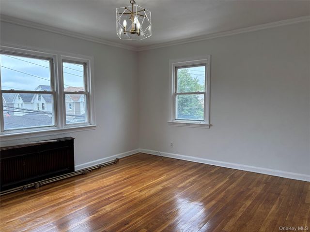 21811 107 Avenue 2, Queens Village, NY 11429