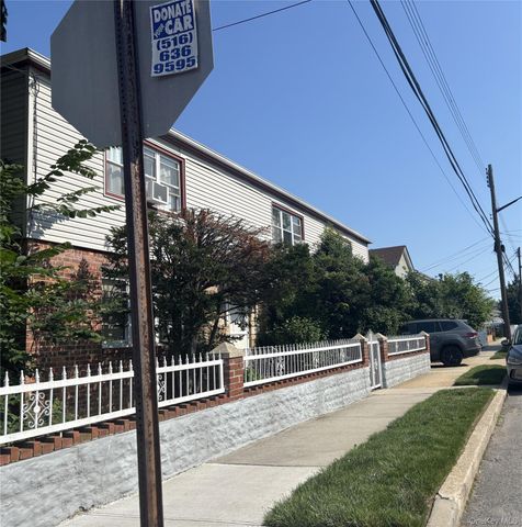 21811 107 Avenue 2, Queens Village, NY 11429