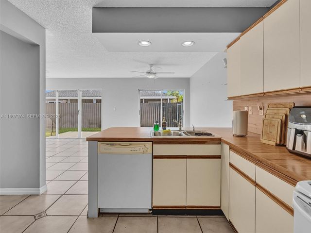 18379 SW 138th Pl, Miami, FL 33177